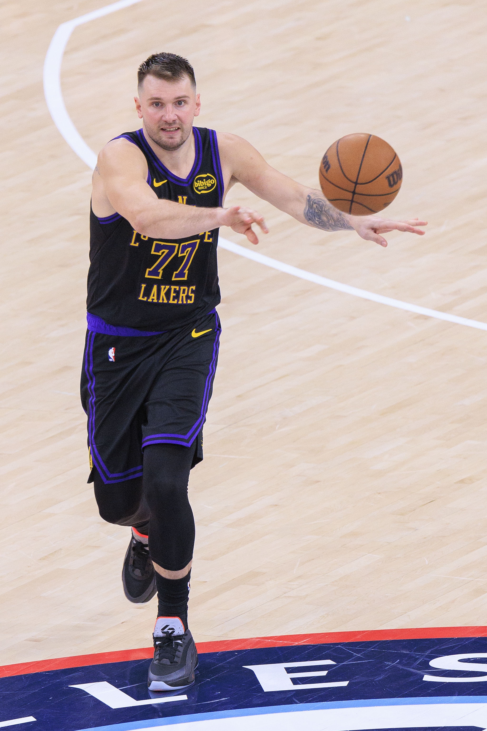 奇异果体育-东契奇:过去三场我们下半场防守好 要想办法把上半场的防守打好