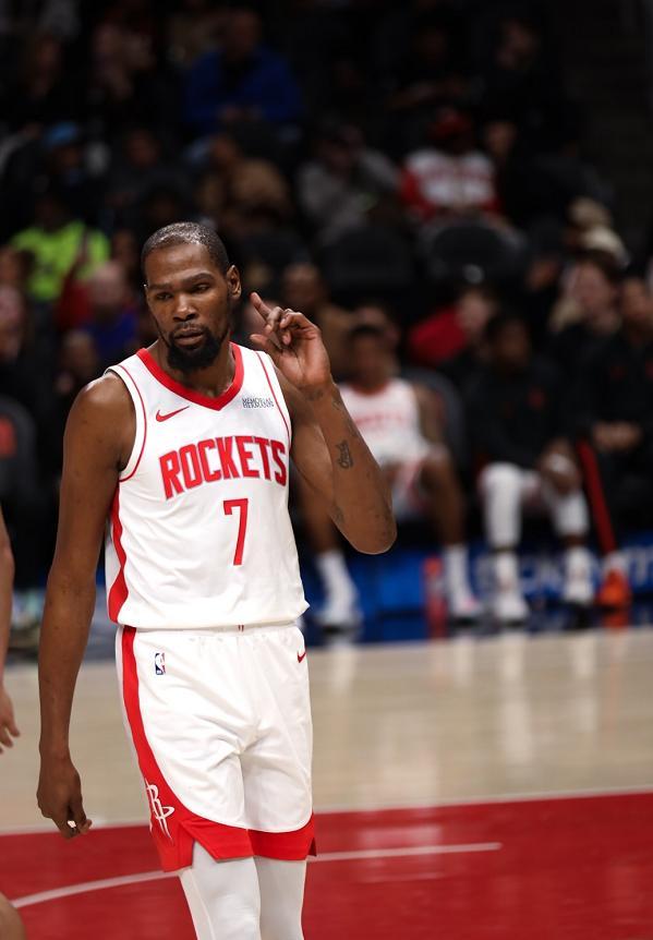 奇异果体育app-杜兰特背靠背31+3+5抢断难救主,申京11中3阿门8分,火箭不敌黄蜂